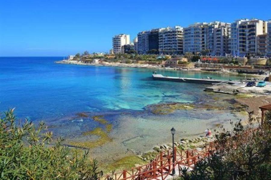 Cosy Apartment Steps To St George'S Bay San Julián Exterior foto
